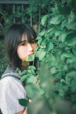 饭桌上张开腿给公